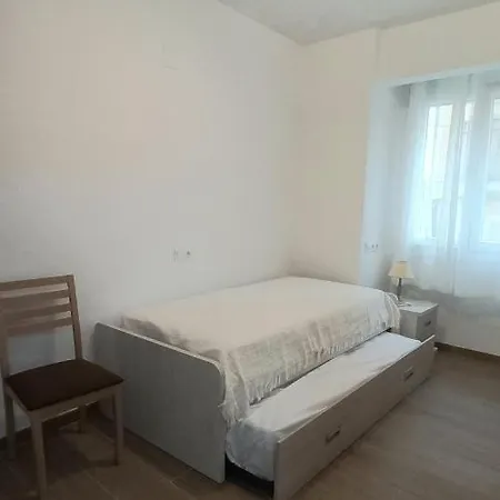 Andreu Llambrich 1° Apartment *