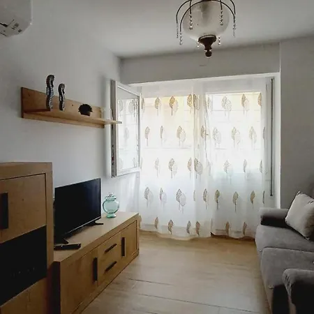 Andreu Llambrich 1° Apartment