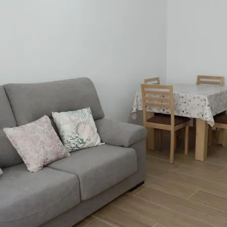 Andreu Llambrich 1° Apartment *