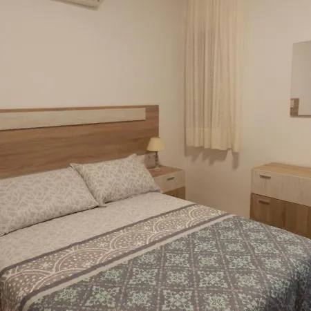 Andreu Llambrich 1° Apartment
